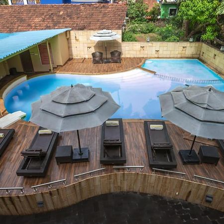 Holiday Goa Hotel Arpora Bagian luar foto
