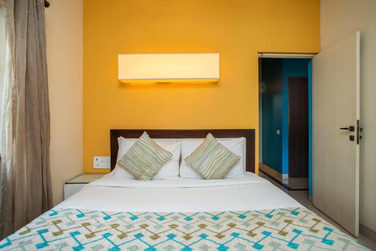 Holiday Goa Hotel Arpora Bagian luar foto